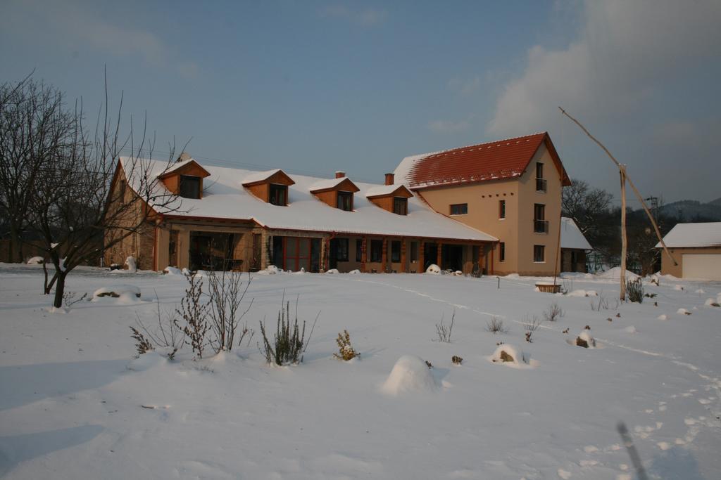 Malomdűlő Farmház Casa de hóspedes Pilisborosjenő Exterior foto
