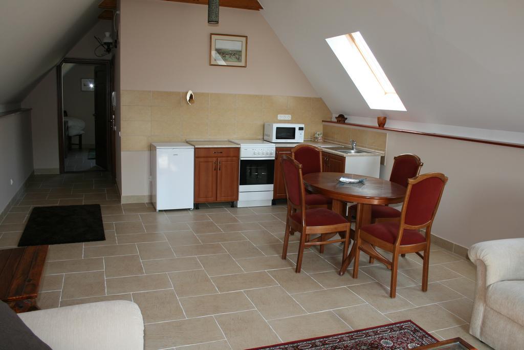 Malomdűlő Farmház Casa de hóspedes Pilisborosjenő Exterior foto