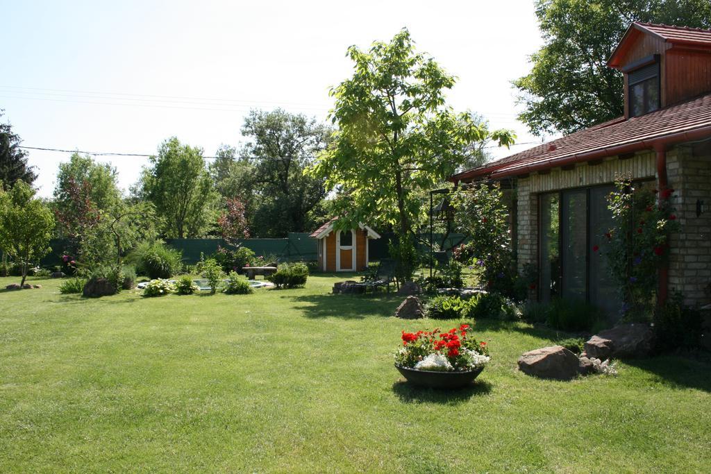 Malomdűlő Farmház Casa de hóspedes Pilisborosjenő Exterior foto